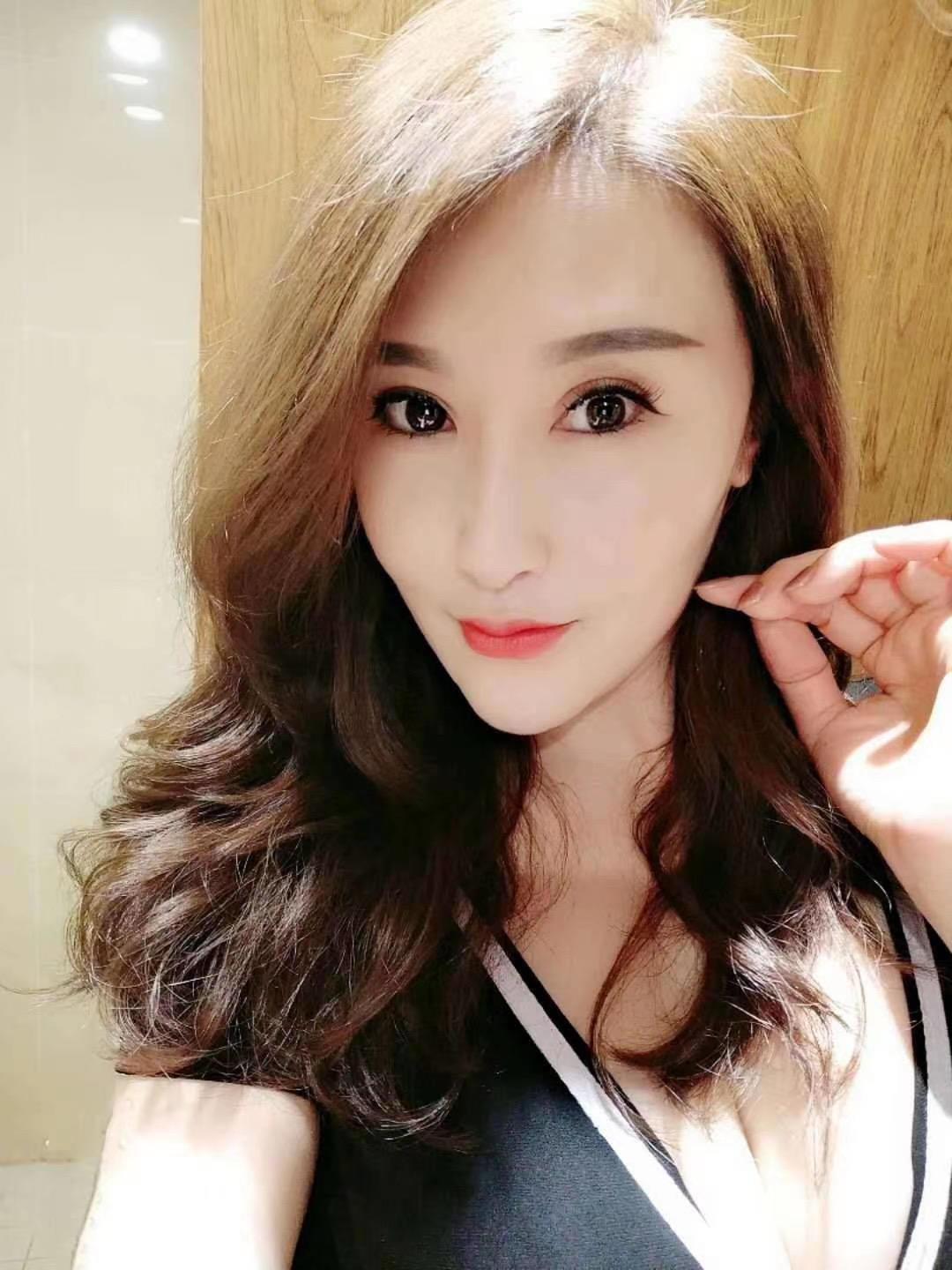 妩媚轻熟女Angel 第1张
