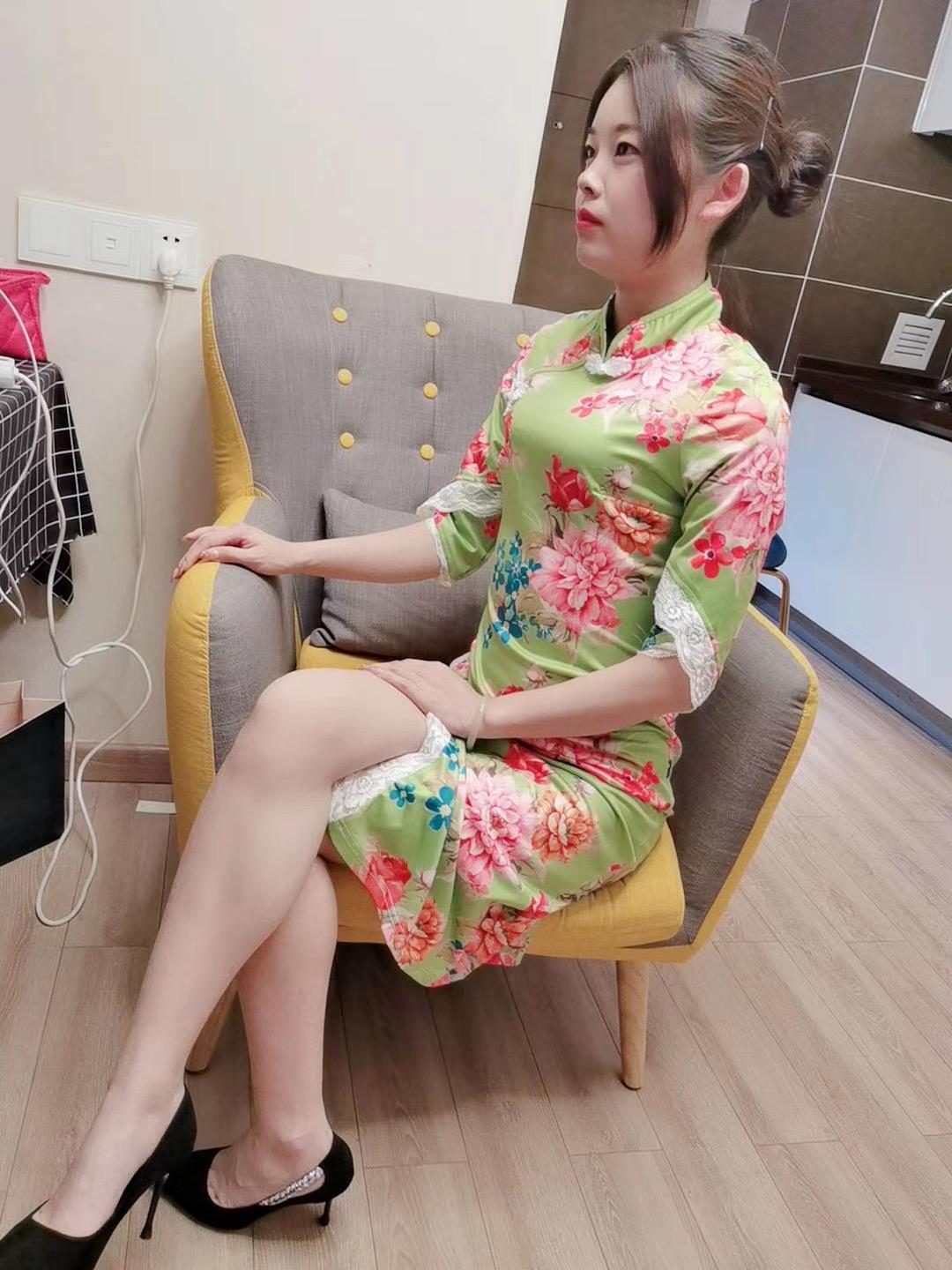 00后听话小白兔 第1张