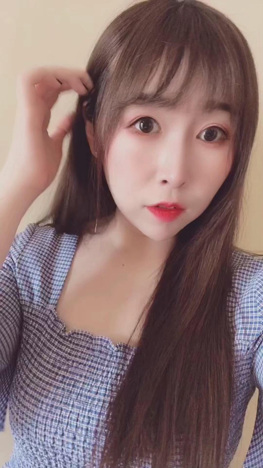 西安吉祥村地铁站附近高个萌妹 第1张