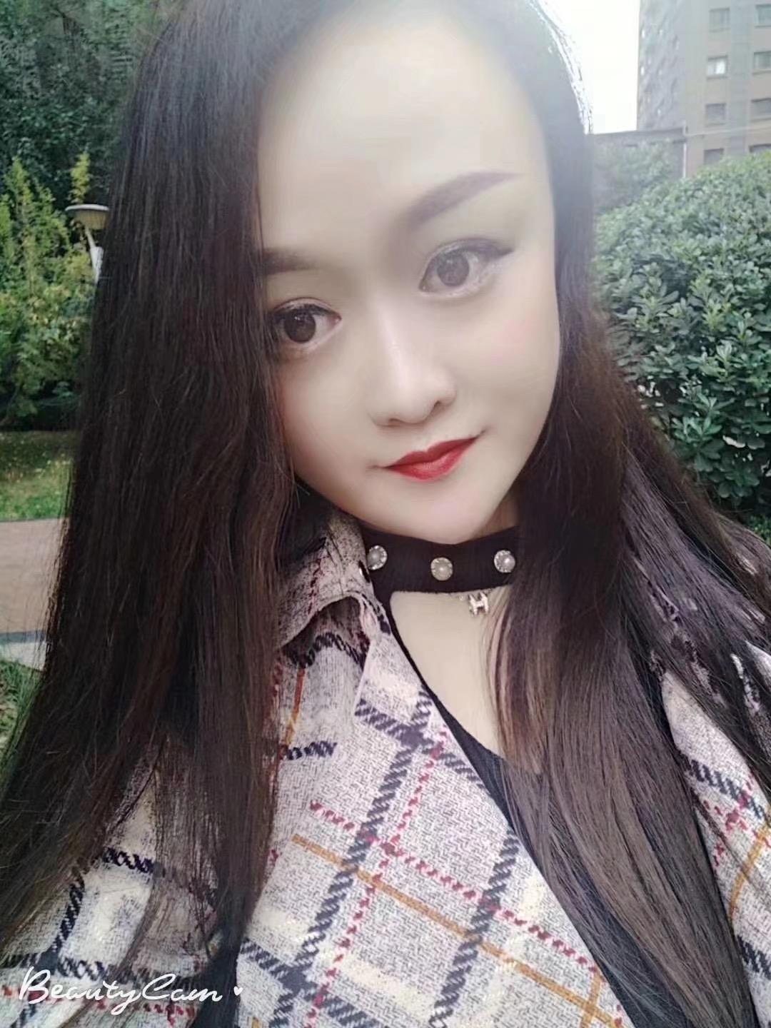 西安明德门附近大胸妹子 第1张