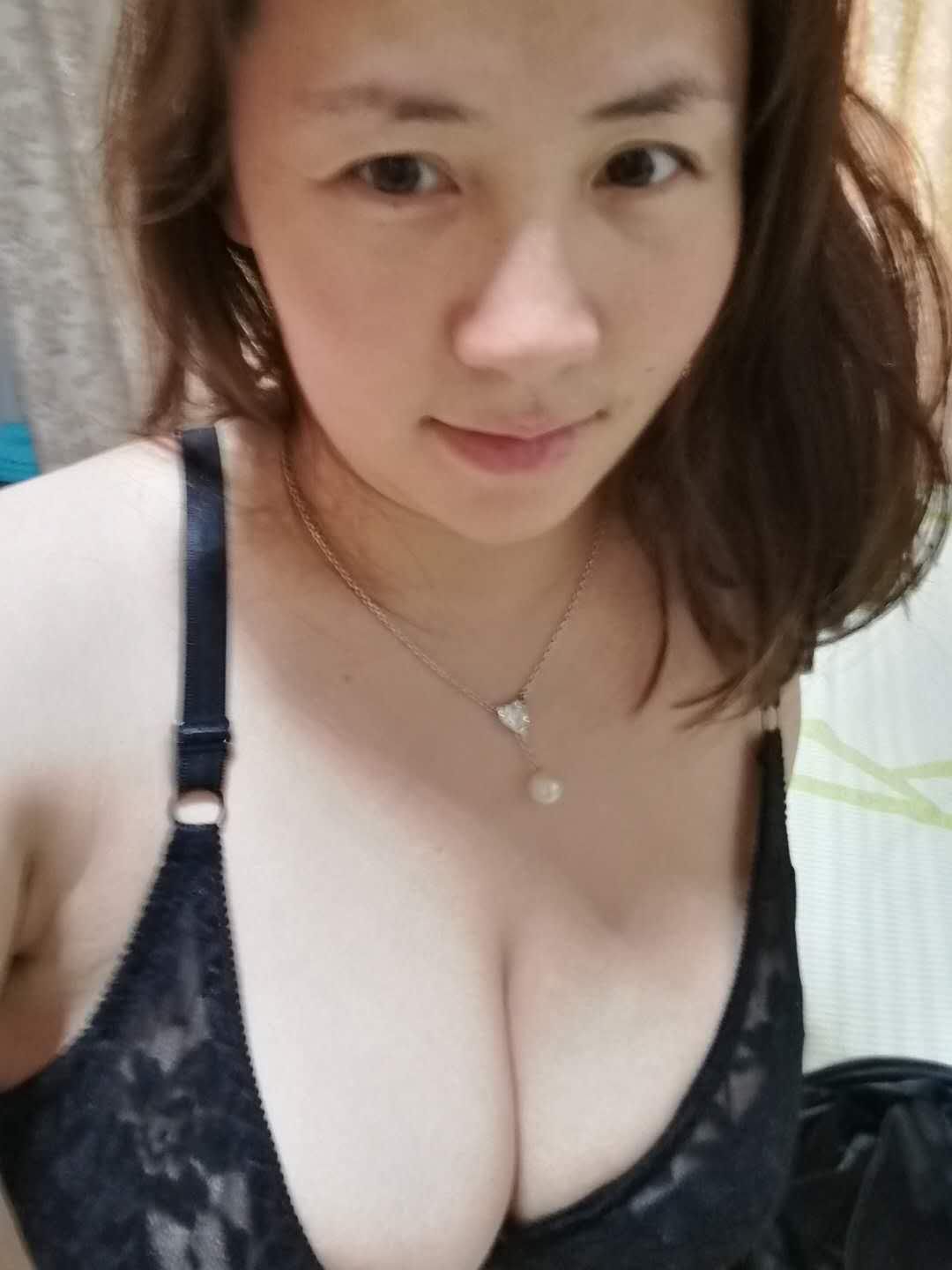 陕西西安西安南郊少妇胸推爽炸 第1张
