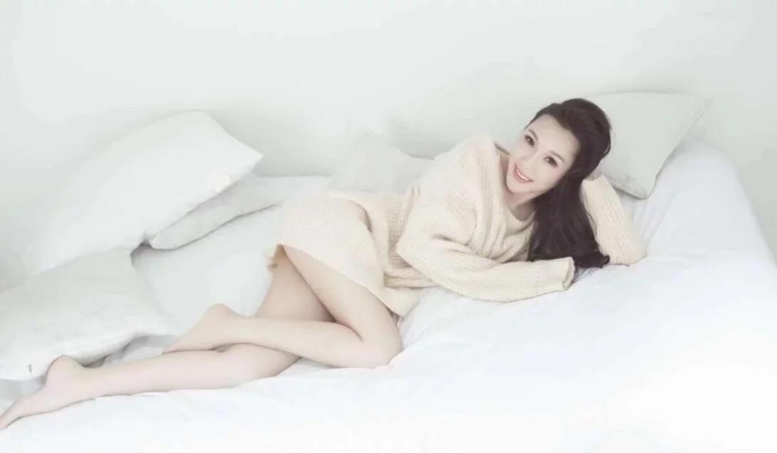 身材火辣妹妹,花样多多玩的开 第2张