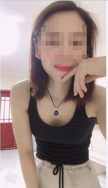 约战性感美女小老板 第1张