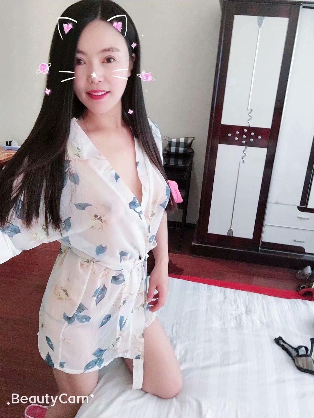 兰州仁恒国际制服小熟女甜甜，温柔服务好 第1张