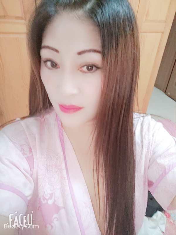 万达附近的熟妇一对 第1张