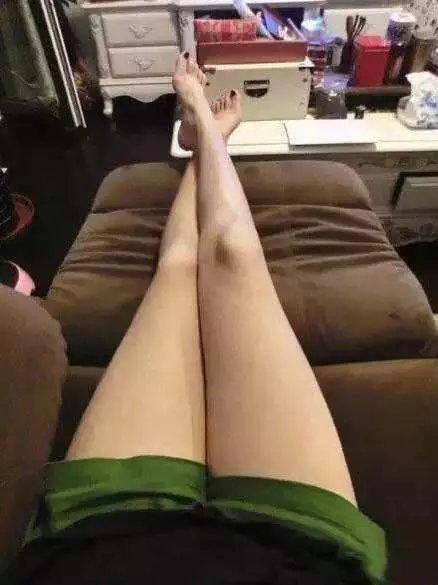 苏州相城体验极品身材的丝袜小可爱 第1张