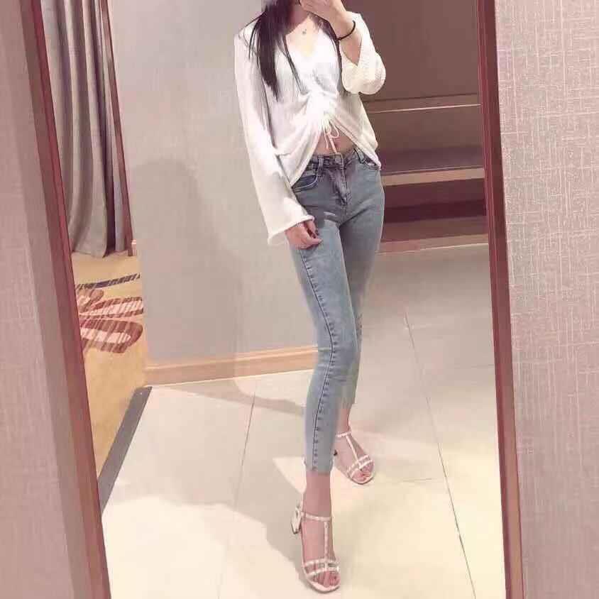闺蜜介绍的身材不错妹子 第2张