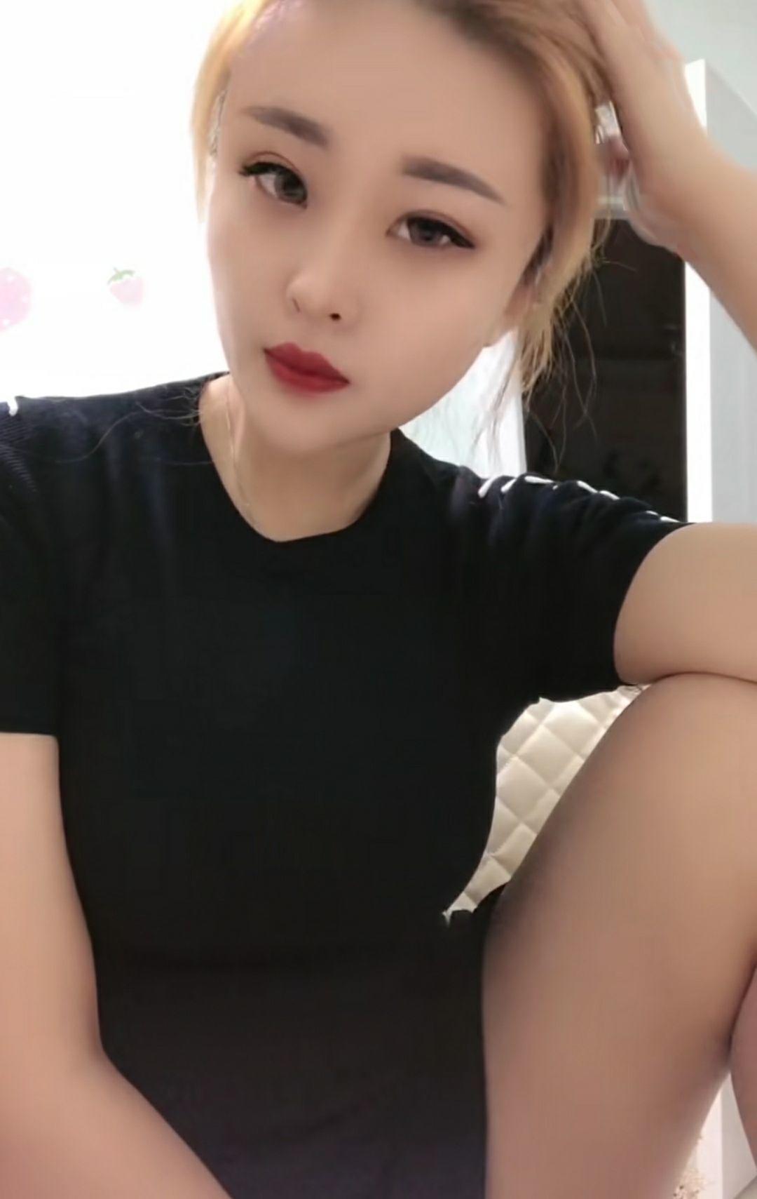 兼职大奶妹服务全面,值得体验 第1张