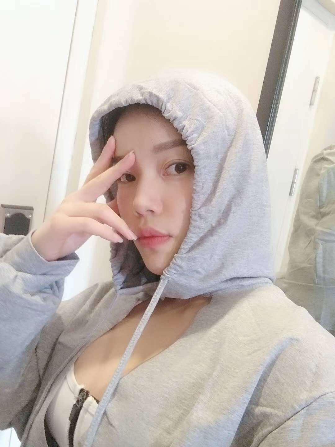 一个大全套骚女,喜欢玩服务的狼友福音 第2张