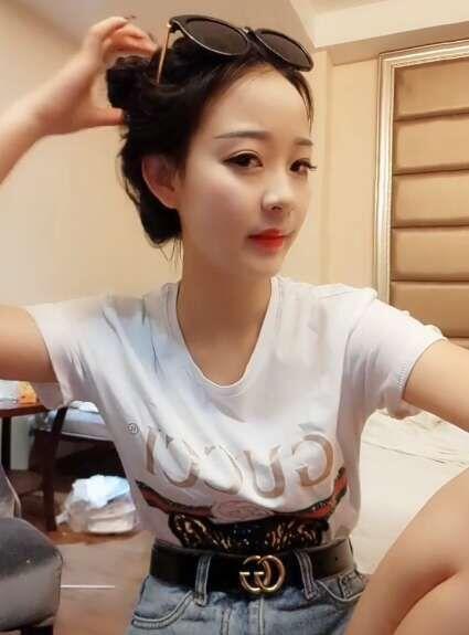 体验了一个很嫩很可爱的小美女 第1张