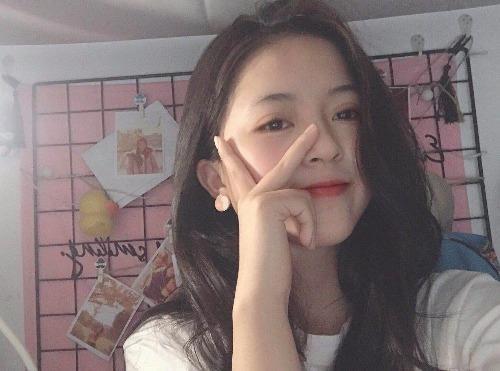二十岁小妹妹嫩的一批性欲强 第1张