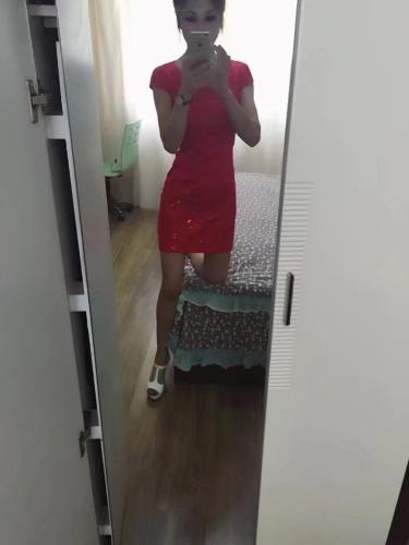 身材特好的名凤红玫瑰 第1张