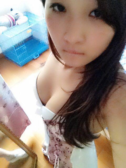 居家服务的漂亮妹子， 第1张
