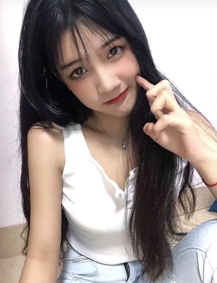 19岁清纯的小柒 第3张