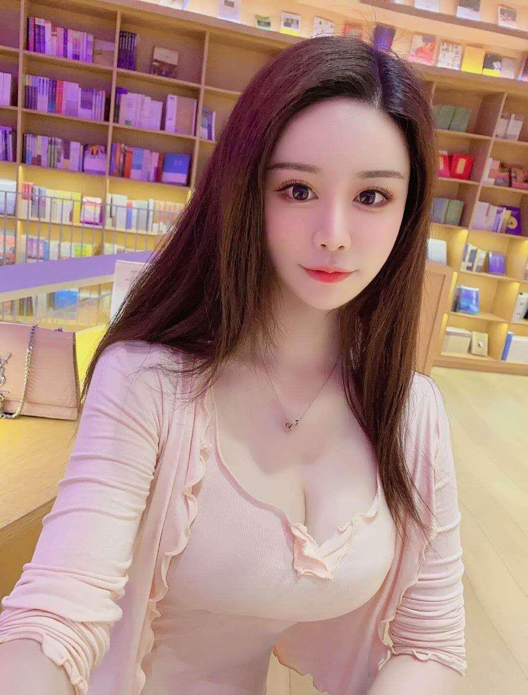 2020年12月13清纯主播网红小茜 第1张