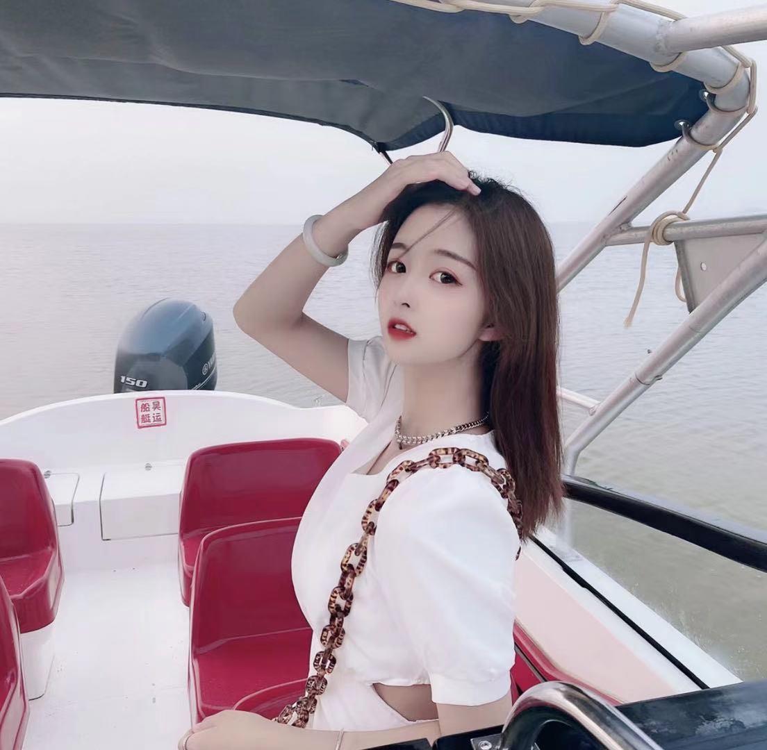 一个活泼开朗的妹子 第1张