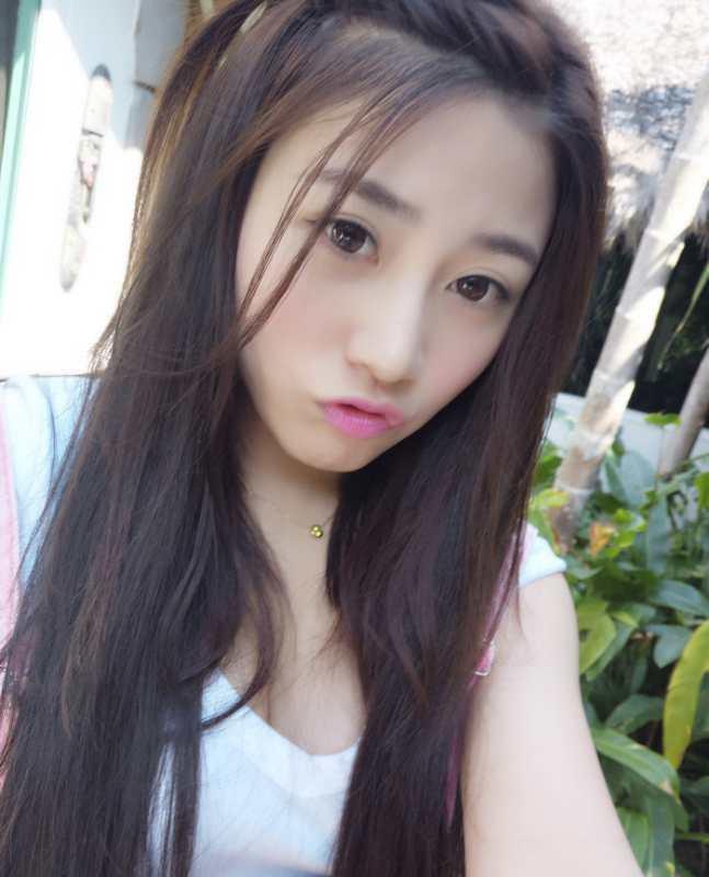 2020年12月8清纯小性感的Gigi 第1张