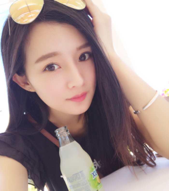 2020年12月8清纯小性感的Gigi 第2张