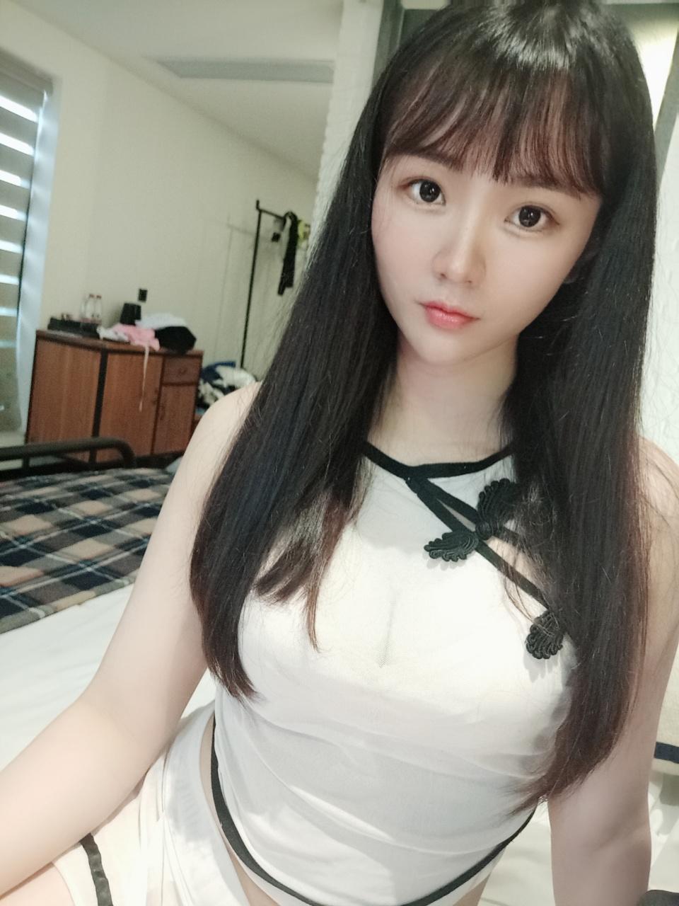 2020/11/21各种制服的高颜值妹妹 第3张