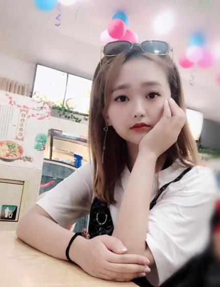 罗湖区小雯:大奶高颜值,服务深情贴心很投入 第2张