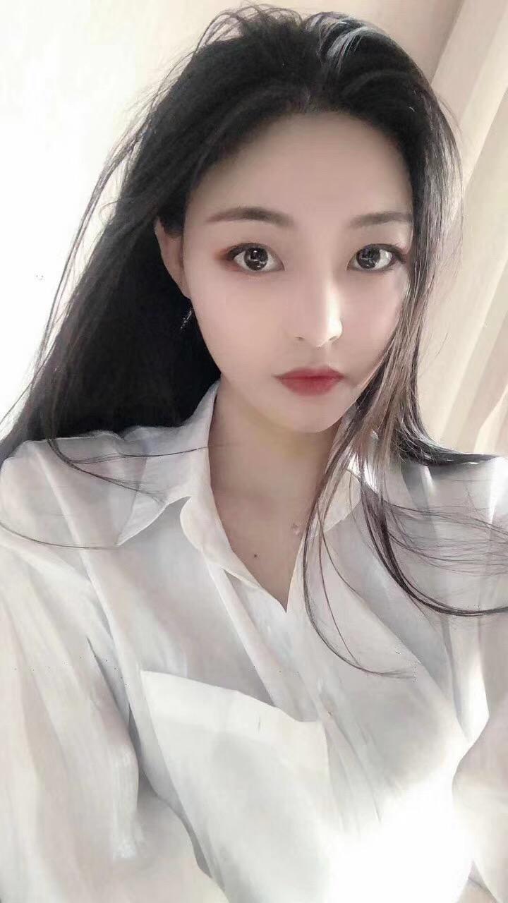推荐白白嫩嫩的月月 第1张