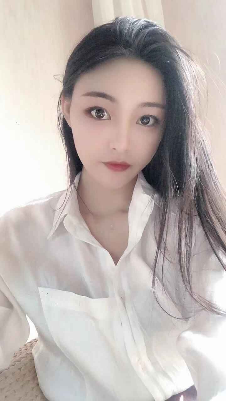 推荐白白嫩嫩的月月 第2张