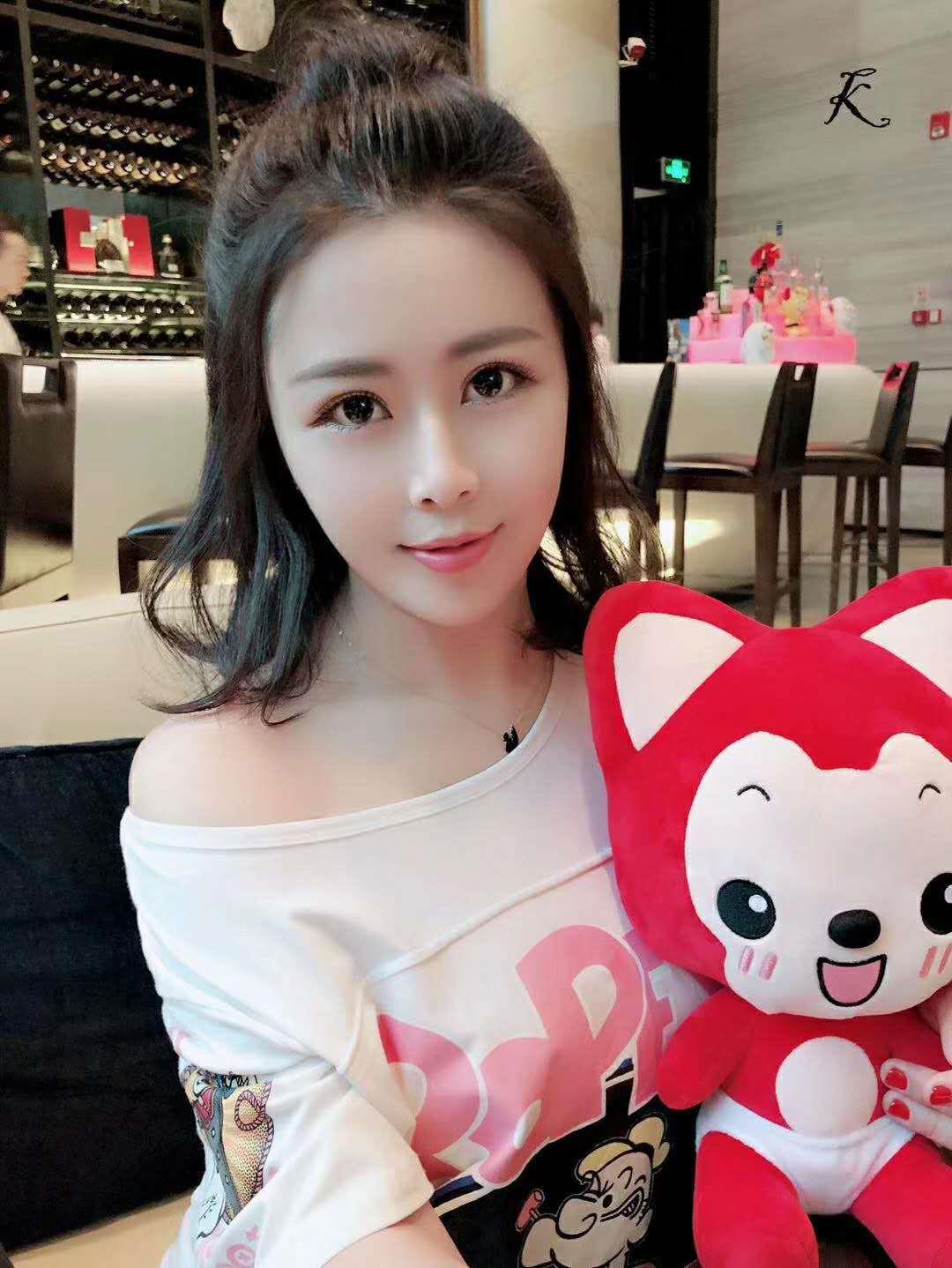 2020/11/3一个疯骚的妹子 第1张
