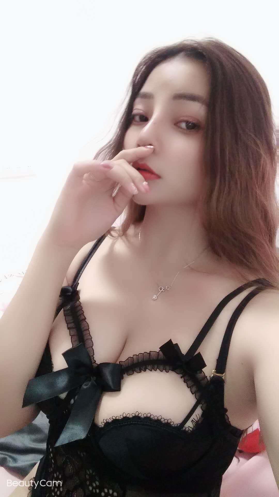 性感大波混血儿 第3张