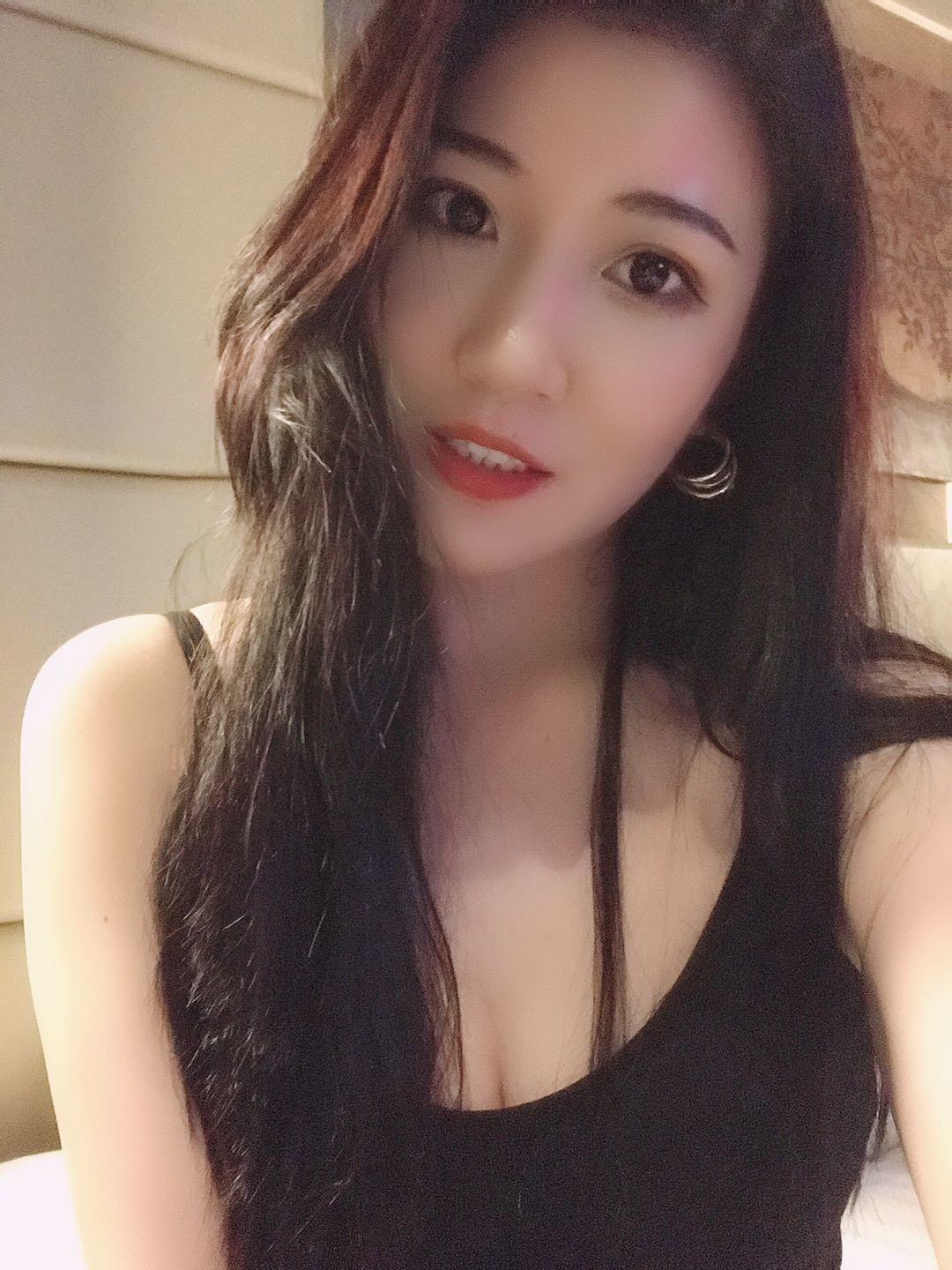 2020.11.6风情万种的妩媚小妞 第3张