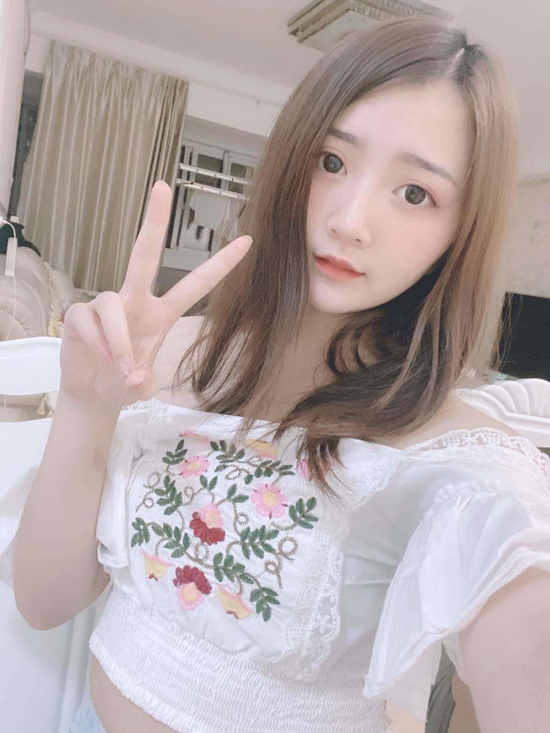 2020/10/14会夹又可以kiss的菲菲 第3张
