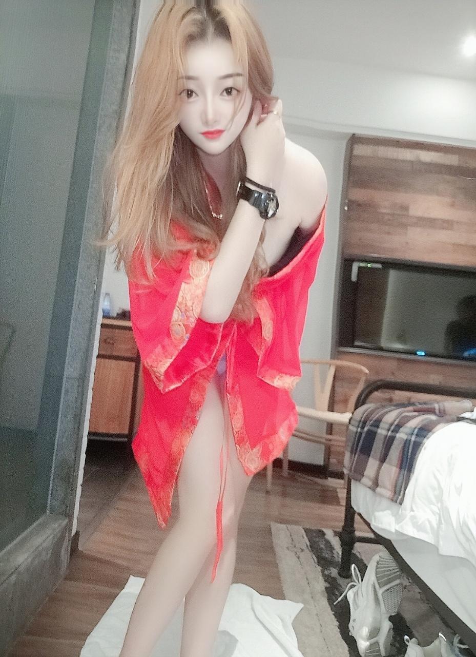 2020/10/14酷似迪丽热巴的小热热 第1张