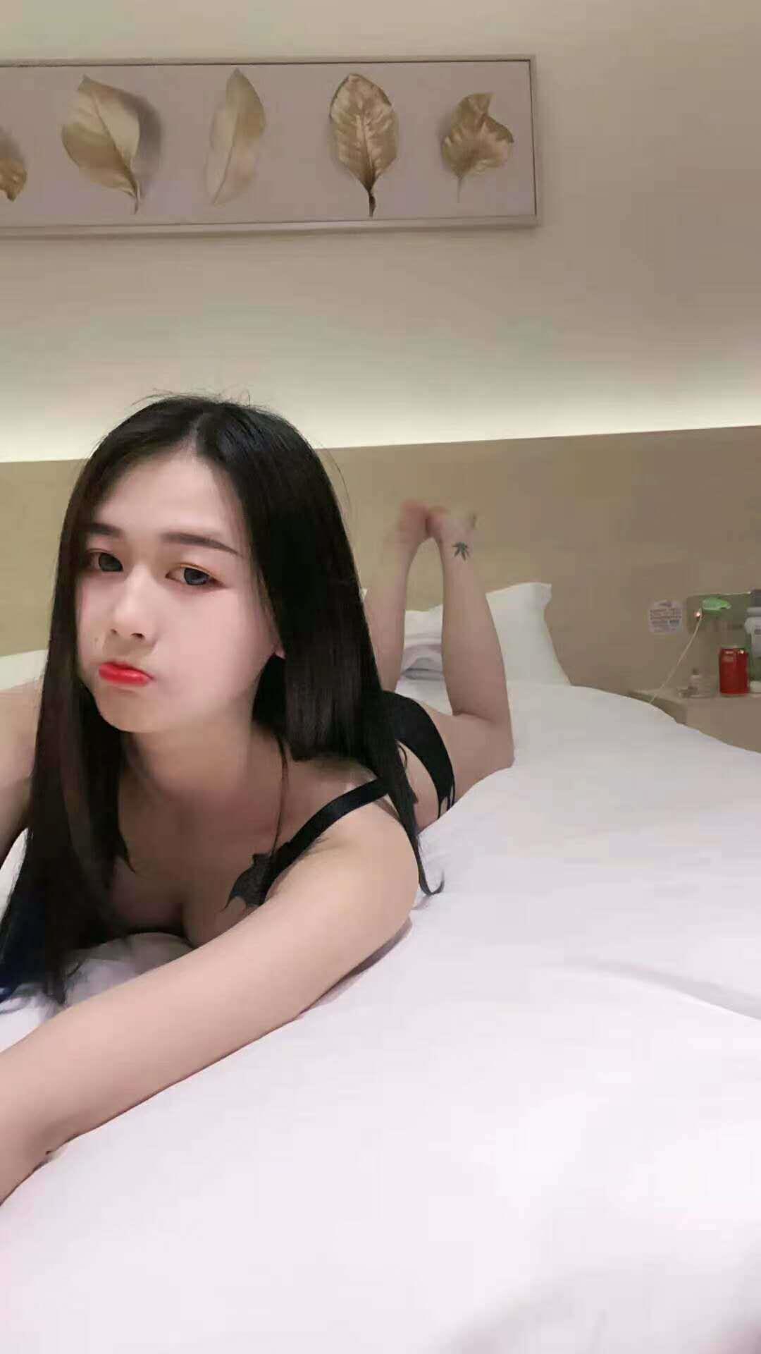 2020/10/23刚下海的大长腿 第2张