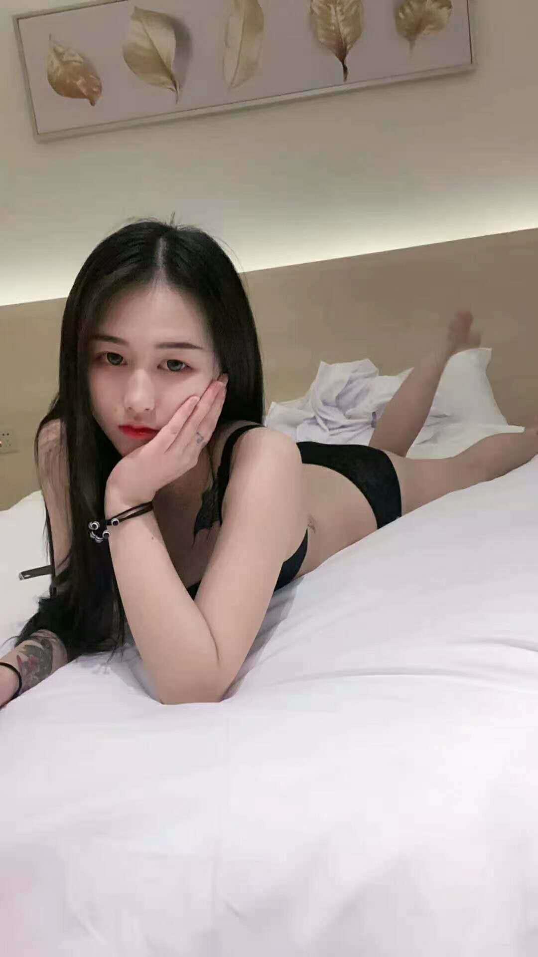 2020/10/23刚下海的大长腿 第3张