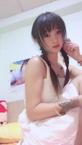 东莞南城一个极品妹妹（身材好看），为了赚点楼币不容易 第1张