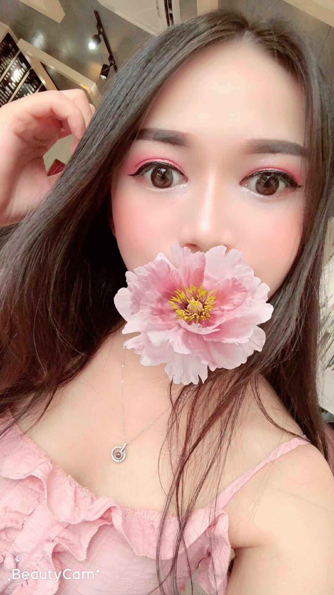 90后少女沙朗壹加壹附近 第1张