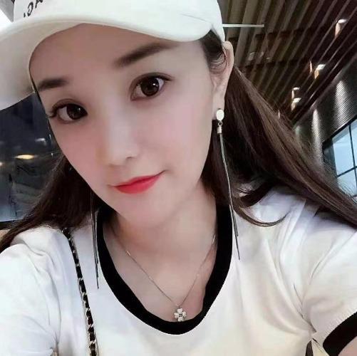 红酒妹子玲玲 第1张
