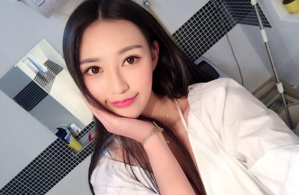 2020年9月13女神级别的颜值安吉拉 第1张