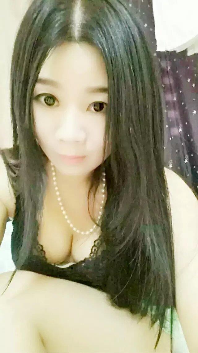 罗湖MM月儿,羞涩妹子服务好 第2张