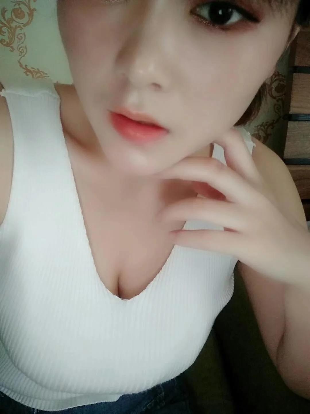 佛山巨乳妹妹（胸控进） 第1张