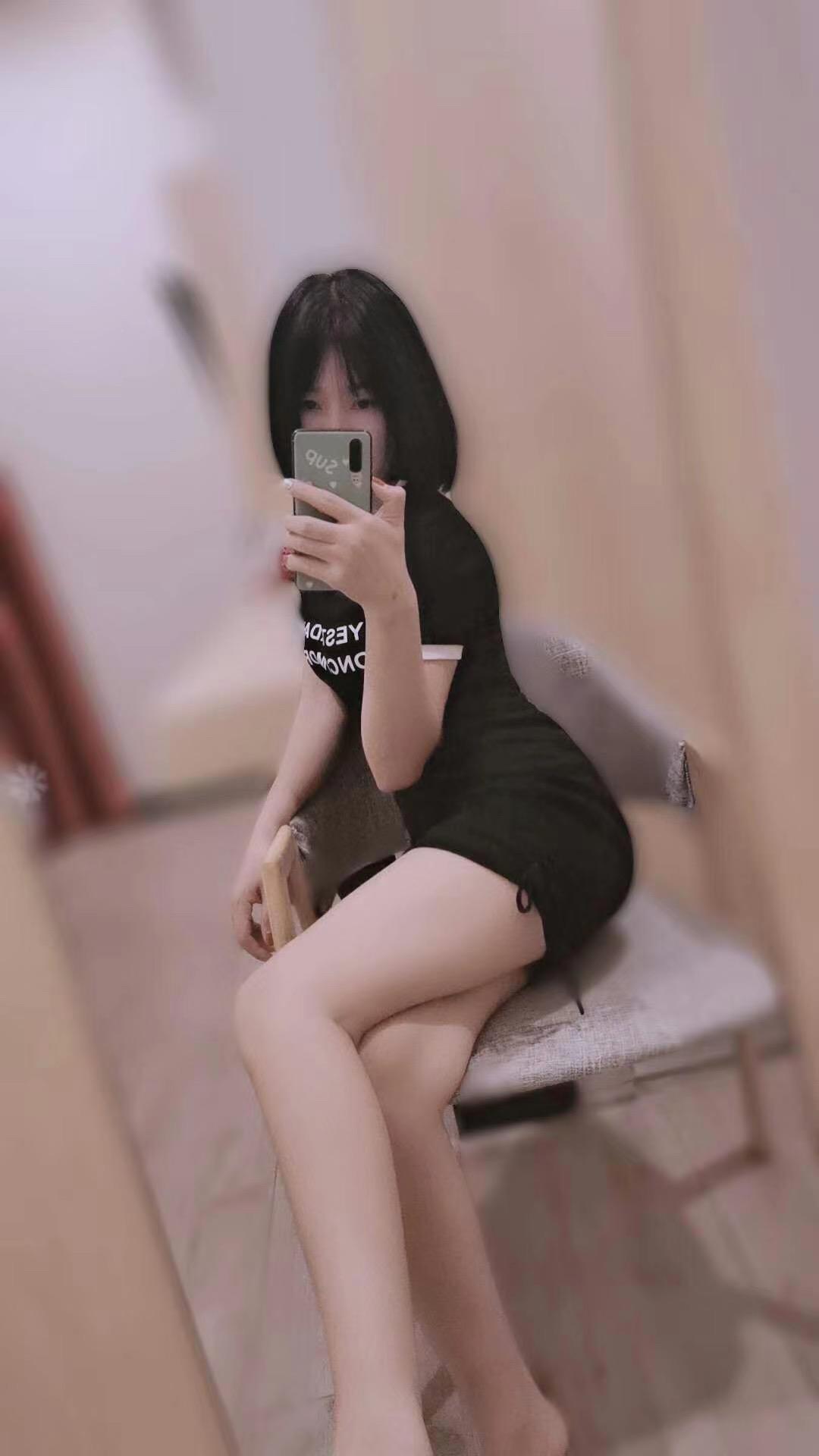 天河岗顶01年的颜值很不错的小姑娘,亲身体验 第1张