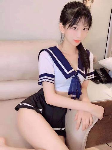 昌岗高颜值美女艺馨 第2张
