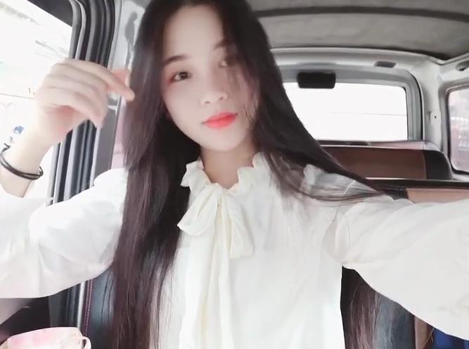 2020年8月11清纯可爱的学生妹桃子 第1张