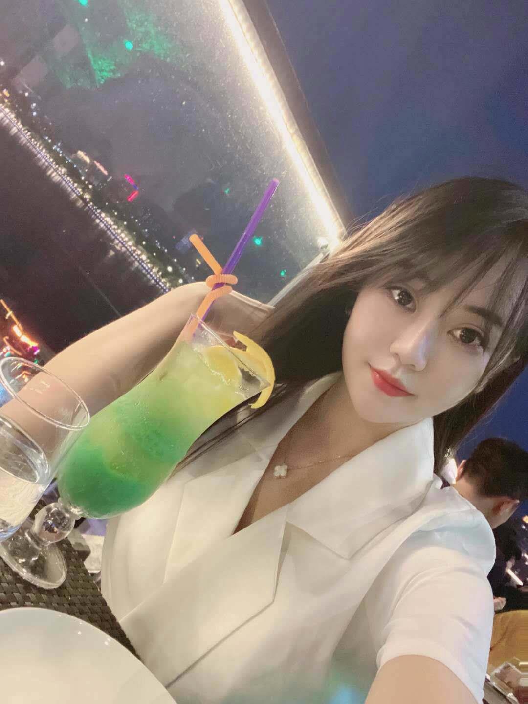 天河新鲜的年轻朵朵,身材比例好 第1张