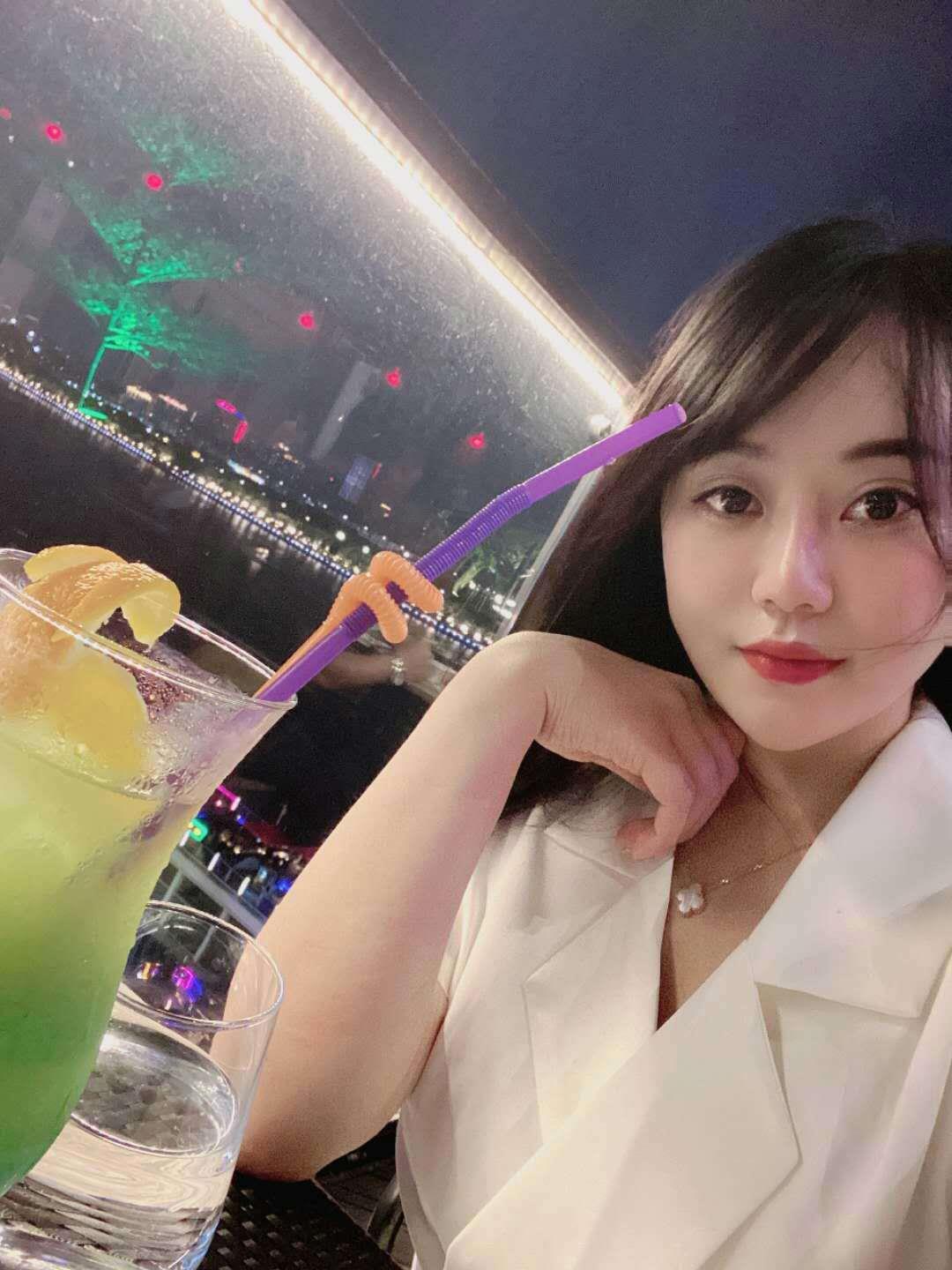 天河新鲜的年轻朵朵,身材比例好 第2张