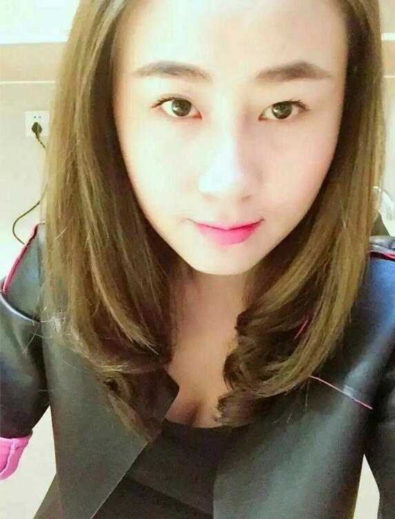 苗条风骚C胸新人 第3张