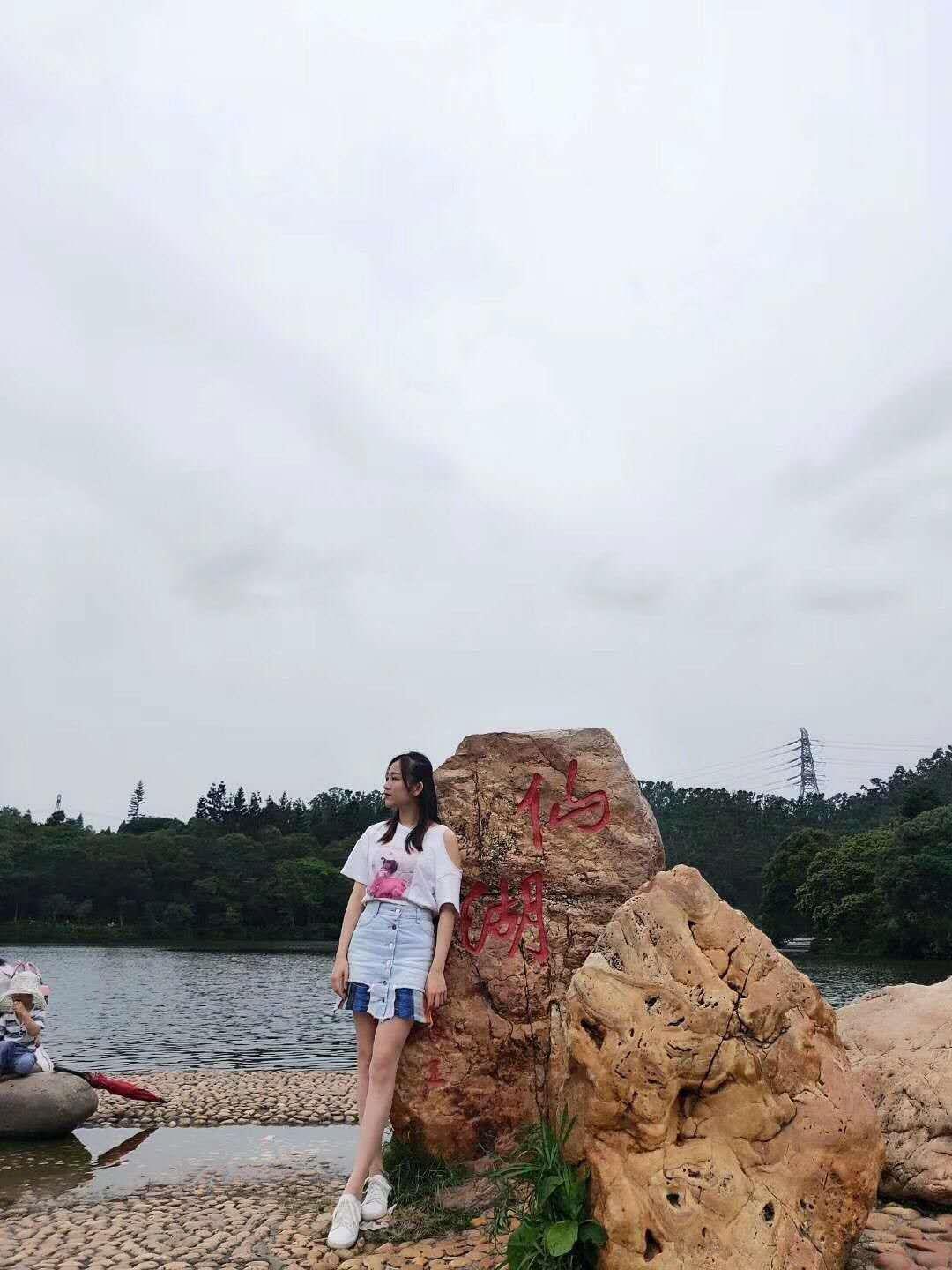 气质莎莎跟女朋友似的不催人 第3张