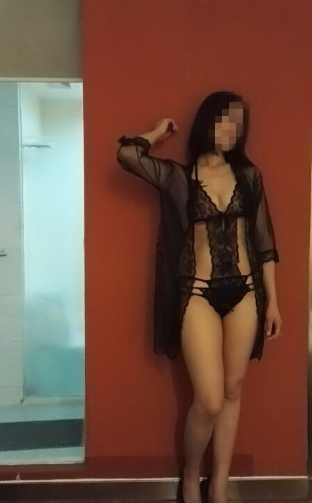 胸大皮肤好美媚 第1张