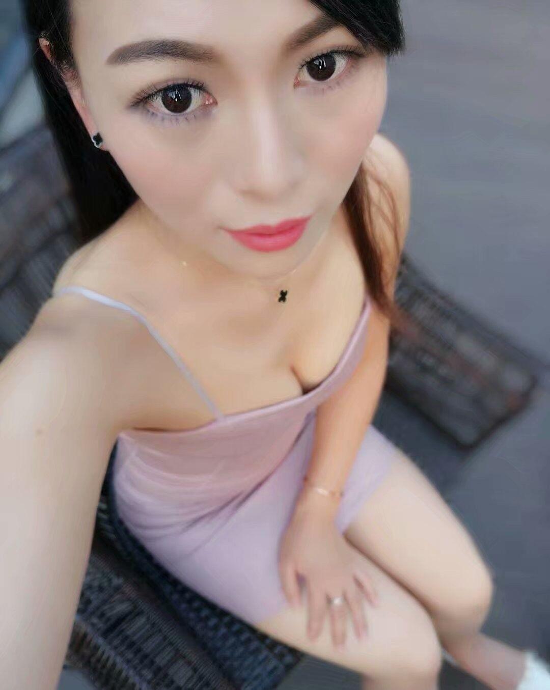 2020年8月27丝袜诱惑骚妹子 第2张