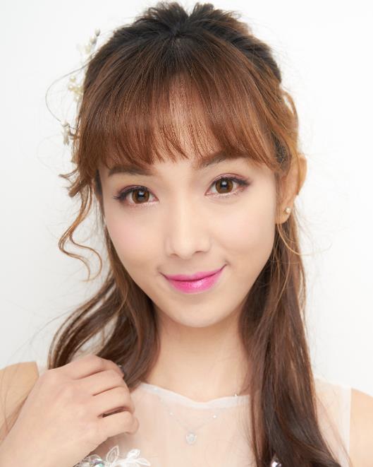 刚出道翘臂气质女神,身材好、颜值高 第4张