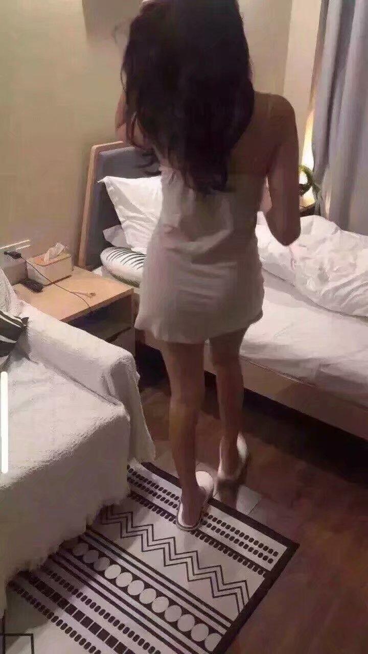 喜欢喝酒的漂亮小姐姐、你的温柔乡 第2张